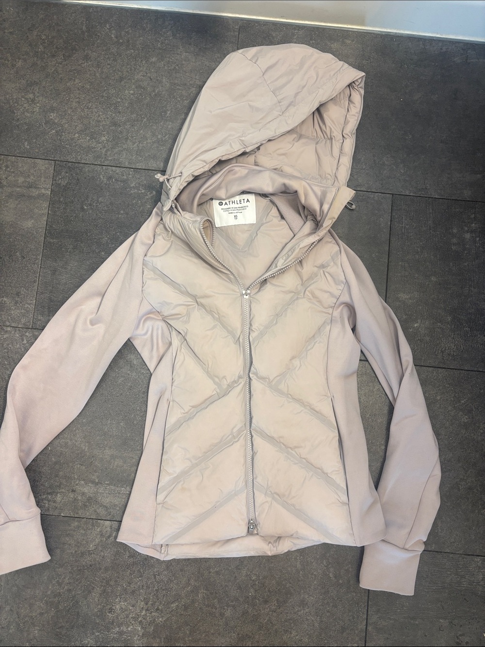 Athleta Quilted Hooded Puffer Jacket in Light lilac